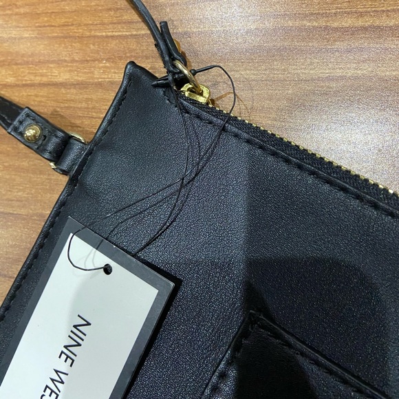 4/$16⚡️ NINE WEST wristlet ✨📦 - Picture 2 of 4